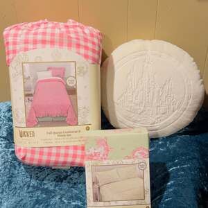 Wicked x Katie Kime Full Bedding Bundle with Emerald City Pillow